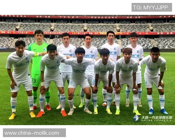 第10轮深圳佳兆业迎战大连一方全力争胜展现球队实力与斗志